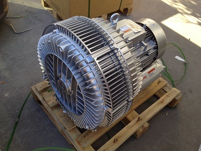 高壓吸料風(fēng)機(jī) 化工機(jī)械輸送系統(tǒng)中的高效核心